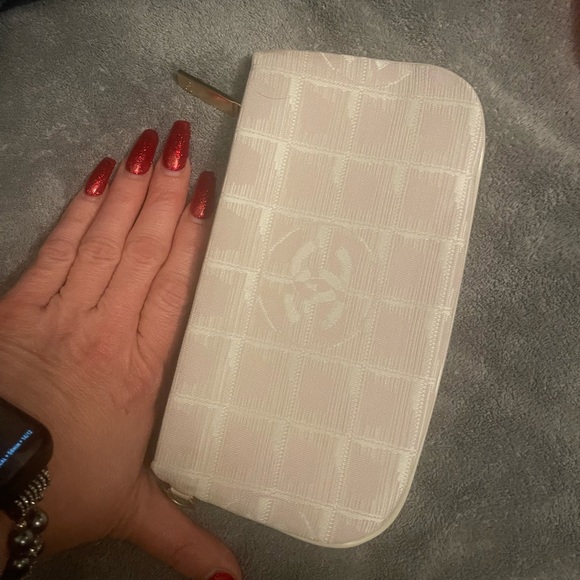 🚫SOLD🚫 CHANEL FABRIC CLUTCH HOLOGRAM INTACT - Picture 11 of 14